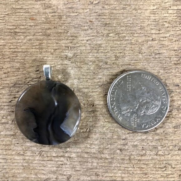 Swirled Smoky Agate Circle Necklace Pendant - Picture 3 of 5
